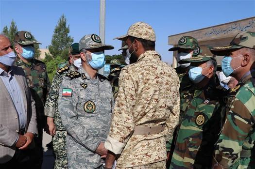بازدید امیر سرلشکر موسوی از مرکز آموزش 04 نیروی زمینی بازدید امیر سرلشکر موسوی از مرکز آموزش 04 نیروی زمینی