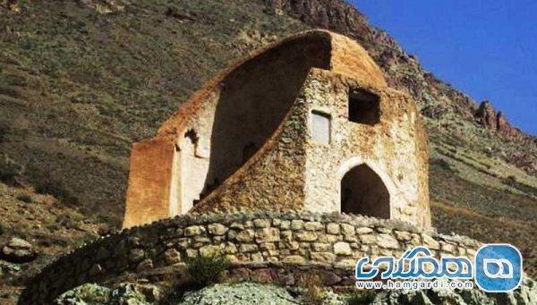 برج سنگی دیده بانی مزداران یکی از آثار ملی ایران به شمار برج سنگی دیده بانی مزداران یکی از آثار ملی ایران به شمار می رود