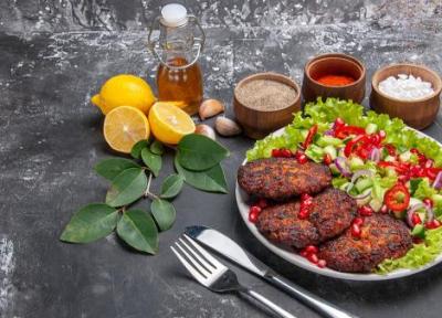 طرز تهیه کتلت رستورانی با گوشت چرخ نموده